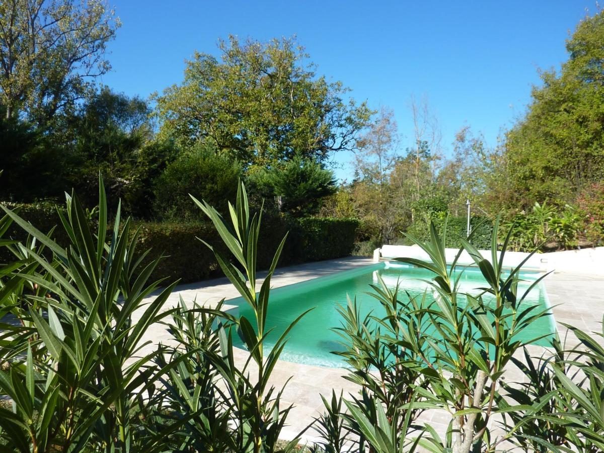 Bed and Breakfast Beaux Chenes Nérac Exterior foto