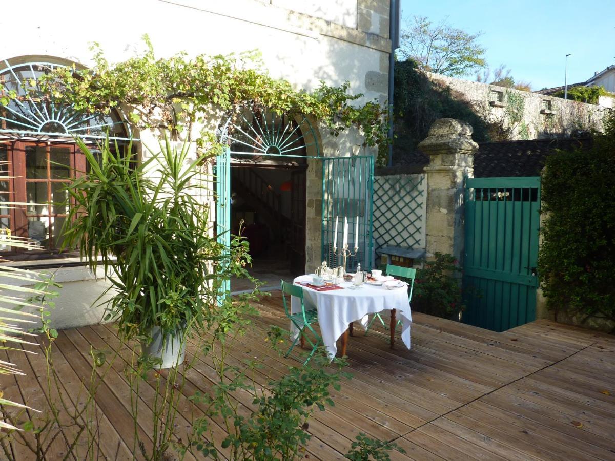 Bed and Breakfast Beaux Chenes Nérac Exterior foto